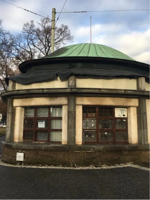 Stavba Jana Kotěry v Hradci Králové